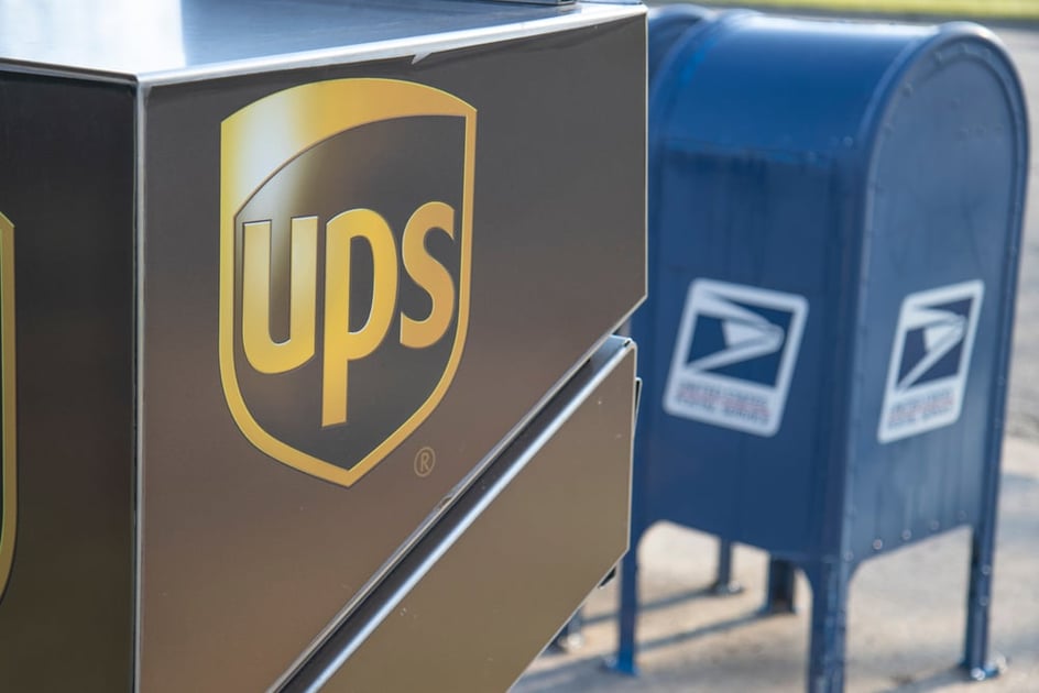 Courier Service vs. Postal Service — Understanding the Difference